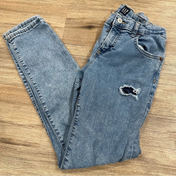 {preloved} Boy’s Distressed GAP Jeans - Picture 4 of 9